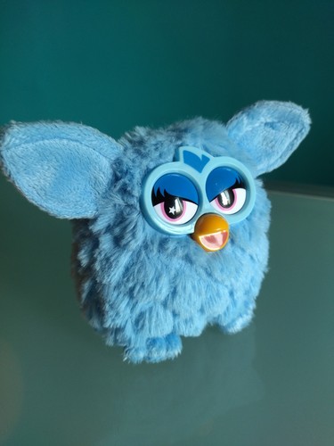 Famosa peluche furby - "famosa",