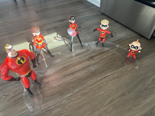 Disney incredible figure set - incredible,