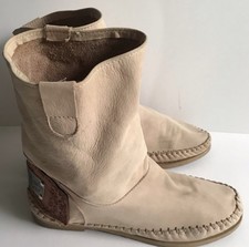 Karma of Charme 38, Beige