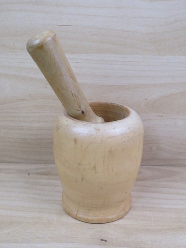Vecchio mortaio legno con - mortaio,