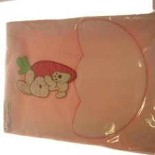 COPERTINA X LETTINO IN PILE ROSA "CONIGLIO CON CAROTA" CON AIDA DA RICAMARE