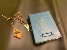 Mini cassaforte Alleanza Assicurazioni forma libro vintage con chiave originale