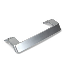 Maniglia argentata per frigo