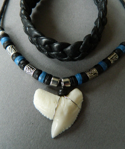 Collana dente squalo - di,
