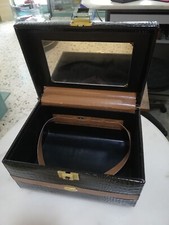 beauty case rivestito in pelle