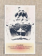 Chiave di volta del portale del Palazzo Cavalletti in Montecalvo Irpino Araldica