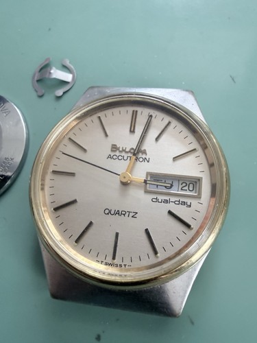 Vintage bulova accutron quartz - bulova,