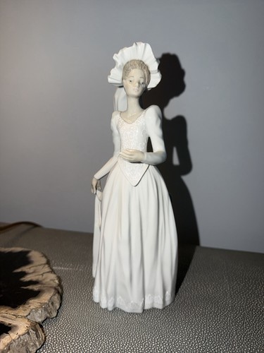 Lladró porcelain figurine - porcelain,