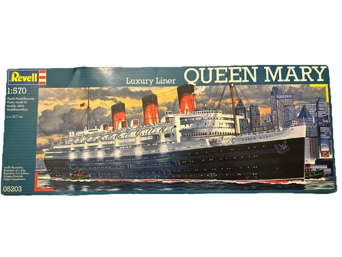 Revell luxury liner - revell, mary