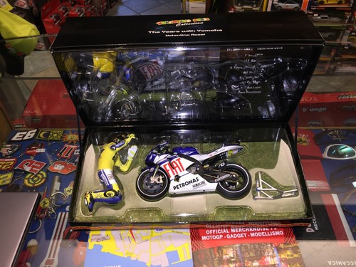 Minichamps yamaha 2010 - minichamps,