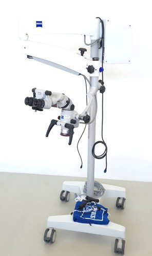 Microscopio operatorio dentale