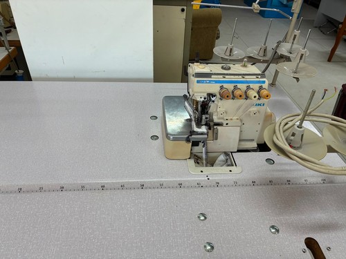 Vendo macchina per - , cucire