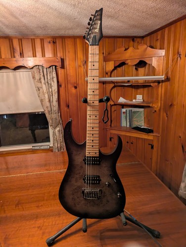 Chitarra elettrica usata