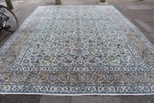 Tappeto grande vintage fatto a