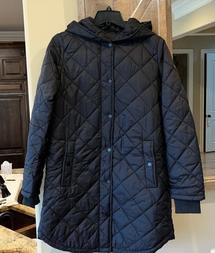 Cappotto nero resistente alle