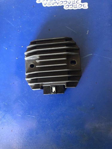 Regolatore tensione r1 - regolatore, di