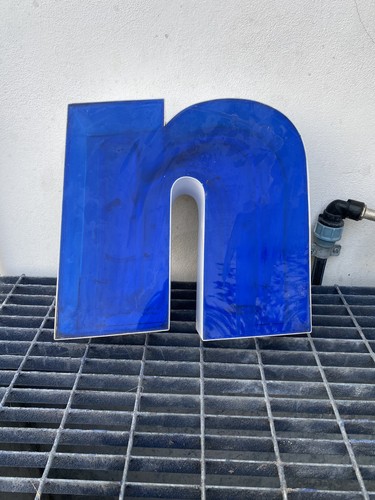 Lettera insegna fronte - lettera,