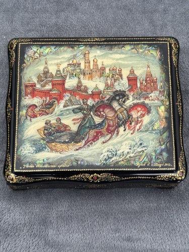 Signed kholui russian lacquer - kholui,