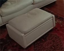 Puff Poltrona Frau modello Bonnie pelle colore SC 01 originale design italiano