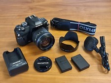 Corpo fotocamera reflex DSLR CCD 10MP Olympus Evolt E-400 + obiettivo zoom 14-42 mm - M2453