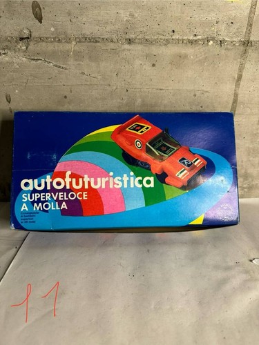 Auto futuristica ufo molla - futuristica,