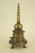 Antico Calamaio indiano a forma di Pagoda Bronzo dorato India 1800 XIX secolo