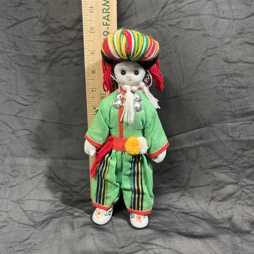 Bambola orientale asiatica - ,