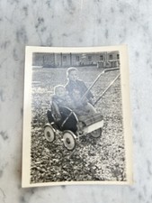 VECCHIA FOTOGRAFIA BAMBINI CARROZZINA 1950 OLD PHOTOGRAPH