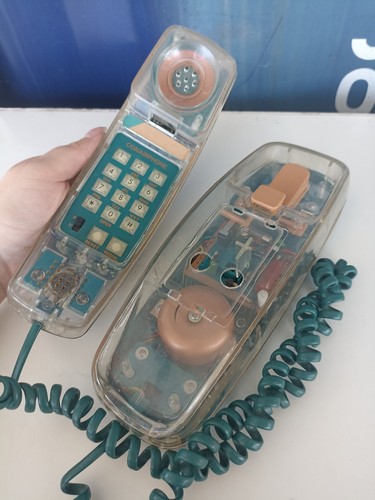 Téléphone transparent