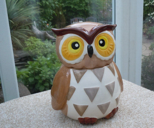 Owl cookie jar - biscuit, barrel