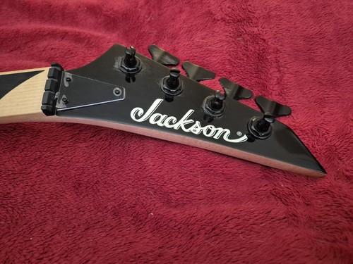 Jackson four corde - four, 4