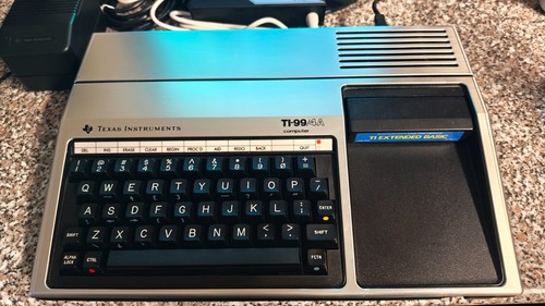 Texas instruments ti99 - ti99/4a, con