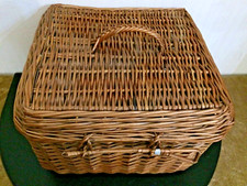 Cesto in midollino di vimini anni 50 coperchio e chiusura con bastoncino