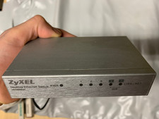 Zyxel ES-105A Switch di Rete 5