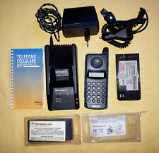 TELEFONO CELLULARE MOTOROLA SIP FAMILY LIFE CARICABATTERIA + 3 BATTERIE, DA AUTO