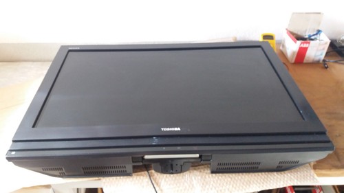 Monitor lcd 37 pollici - da,