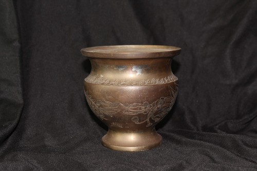 Lota vaso ottone inciso a - lota/vaso,