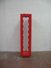 Gut erhaltene Vitrine mit Beleuchtung und 4 verstellbaren Glasfächern