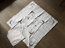 tovaglietta ricamata con 6 tovaglioli 