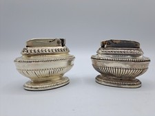 2 Accendini da tavolo a benzina "QUEEN ANNE" RONSON placcati argento patina n.funzionanti