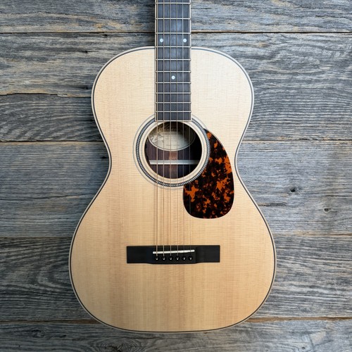 Larrivee guitar - oo-03,