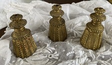 UN TRIO DI TIRANTI PER TENDE