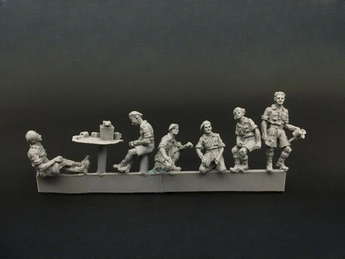 Modellino figure resina - in,