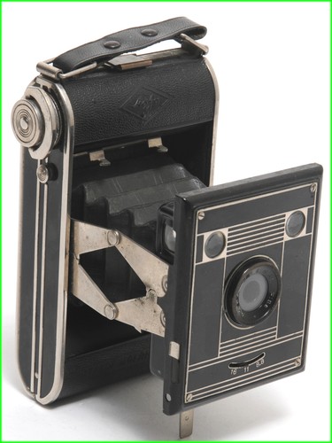 Macchina fotografica vintage - @,
