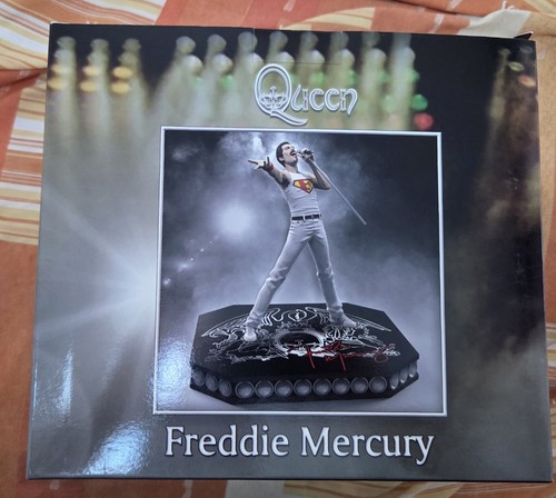 Queen freddie mercury statua - freddie,