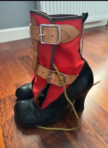 Stivali bondage iconici