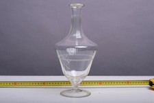 30-31) coppia di vasi di vetro con tappo a diamante