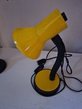 Lampada da tavolo gialla