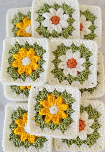 Quadrati nonna fatti mano - fatti,