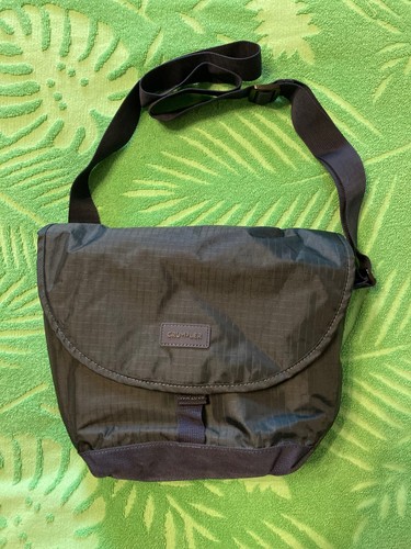 Crumpler flying duck camera - crumpler,